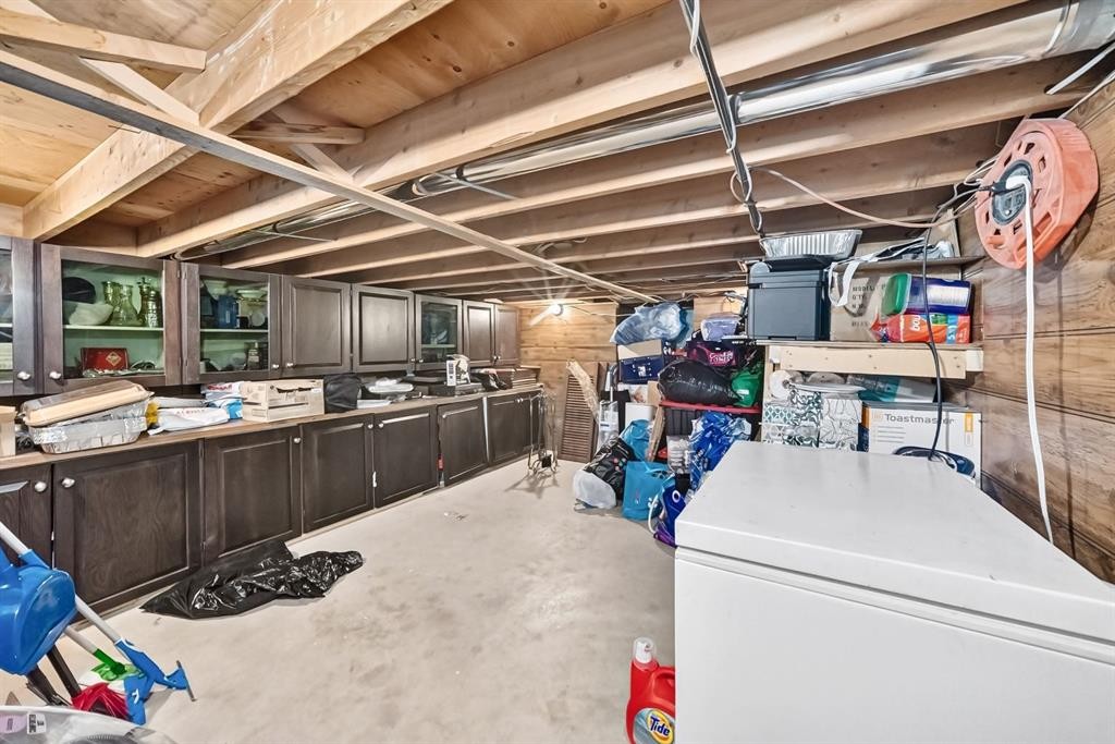 2203 65 Street Ne, Calgary, AB - Indoor