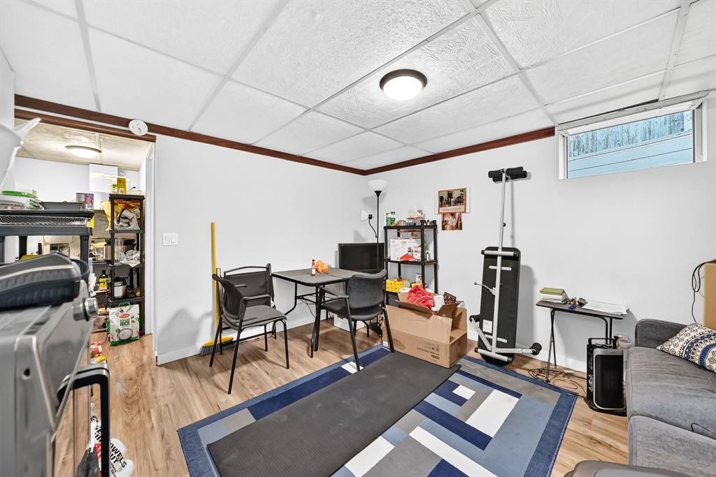 2203 65 Street Ne, Calgary, AB - Indoor