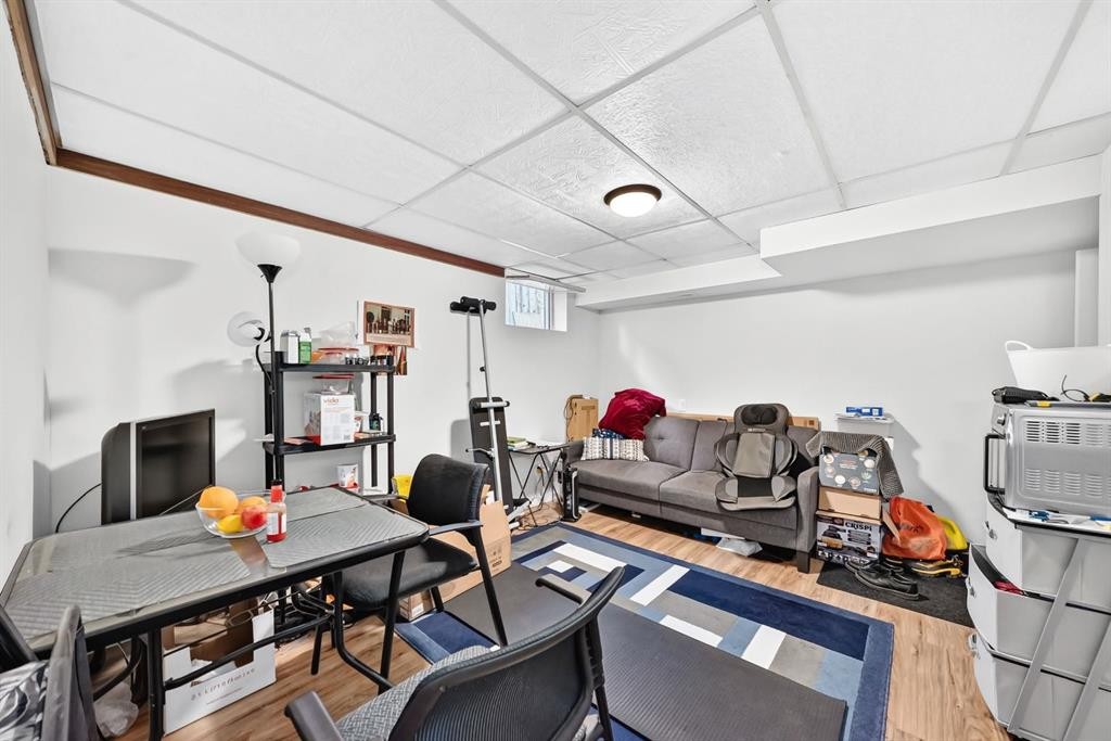2203 65 Street Ne, Calgary, AB - Indoor