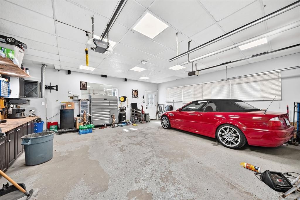 2203 65 Street Ne, Calgary, AB - Indoor Photo Showing Garage