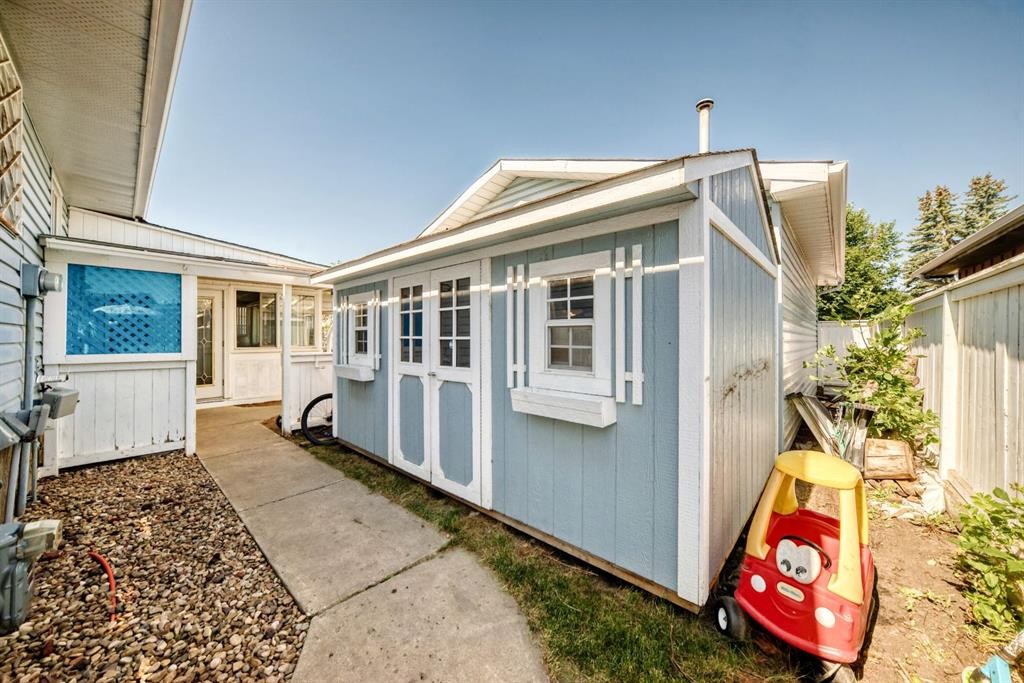 2203 65 Street Ne, Calgary, AB - Outdoor With Exterior