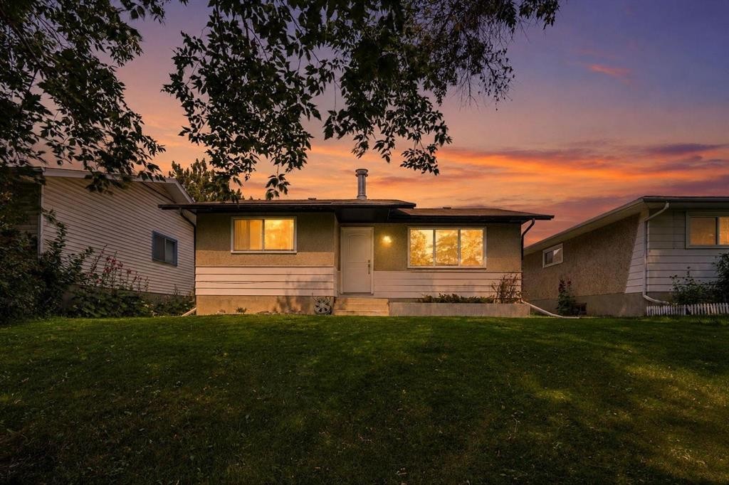 3257 32A Avenue Se, Calgary, AB - Outdoor