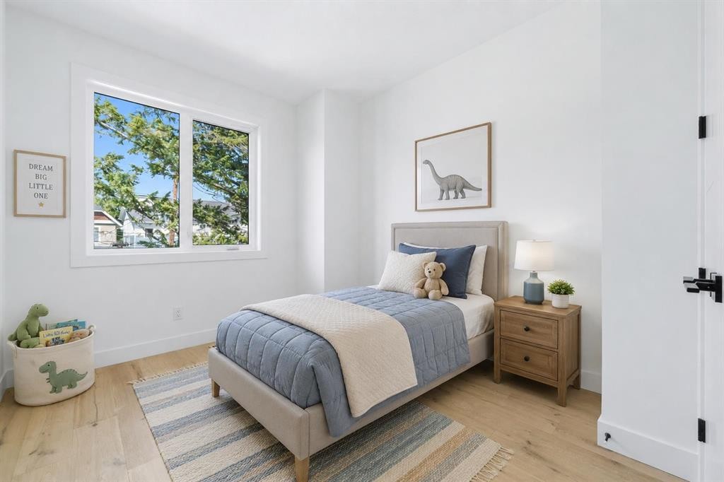2412 1 Avenue Nw, Calgary, AB - Indoor Photo Showing Bedroom