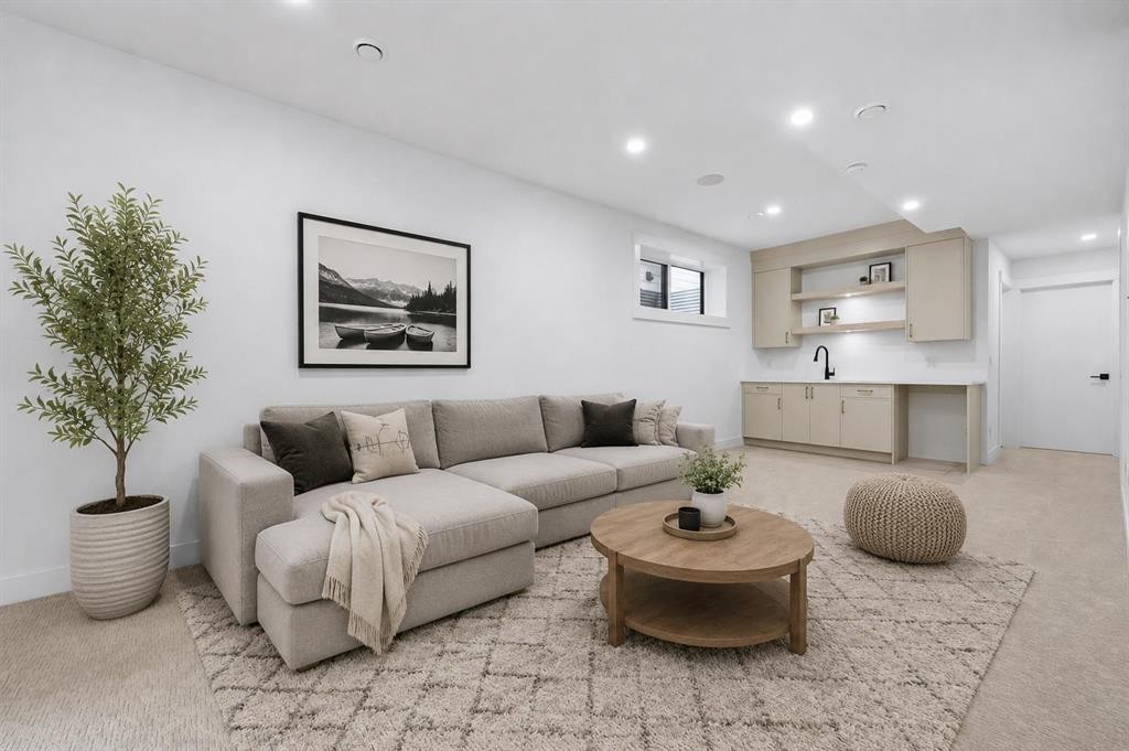 2412 1 Avenue Nw, Calgary, AB - Indoor Photo Showing Living Room
