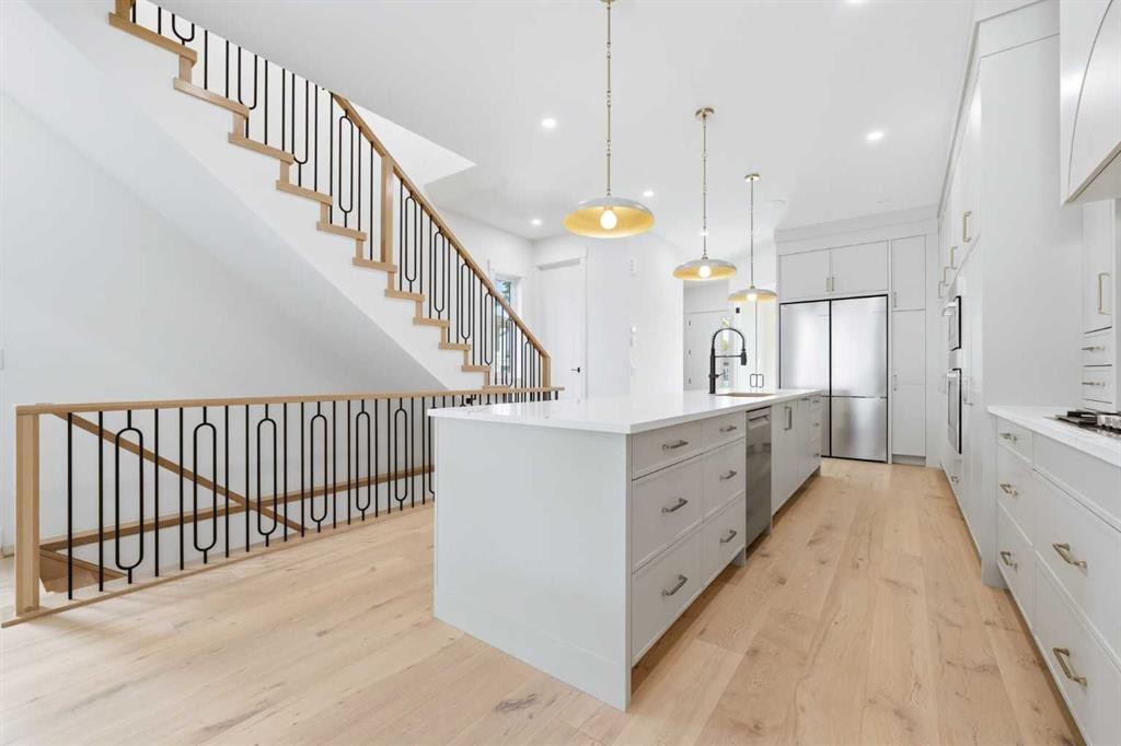 2412 1 Avenue Nw, Calgary, AB - Indoor