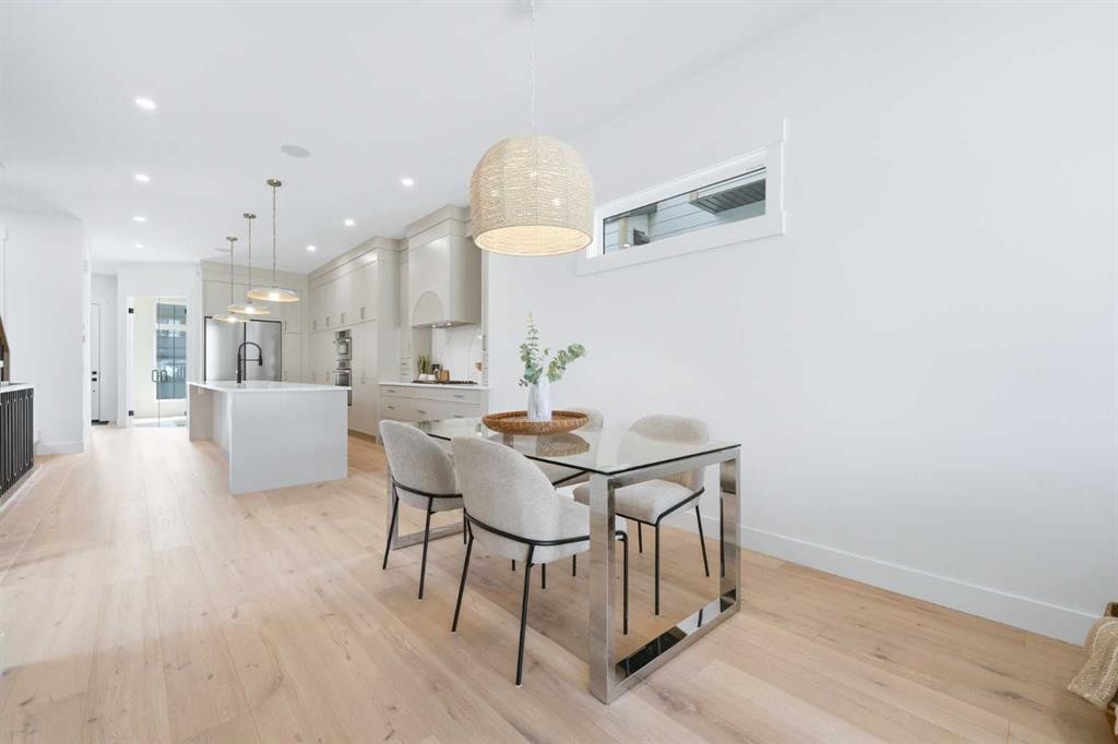 2412 1 Avenue Nw, Calgary, AB - Indoor Photo Showing Dining Room