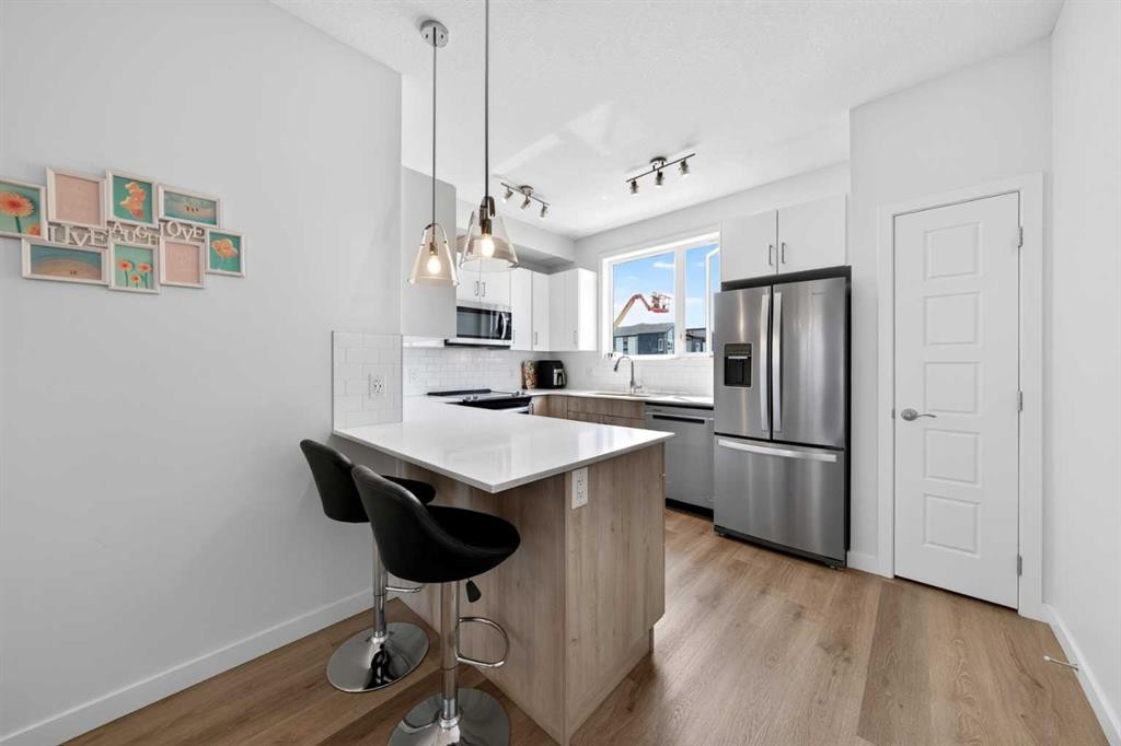 363-301 Redstone Boulevard Ne, Calgary, AB - Indoor Photo Showing Kitchen