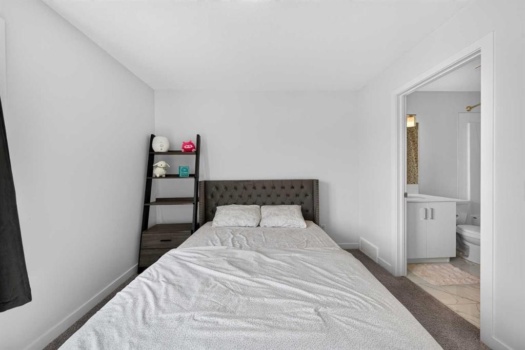 363-301 Redstone Boulevard Ne, Calgary, AB - Indoor Photo Showing Bedroom