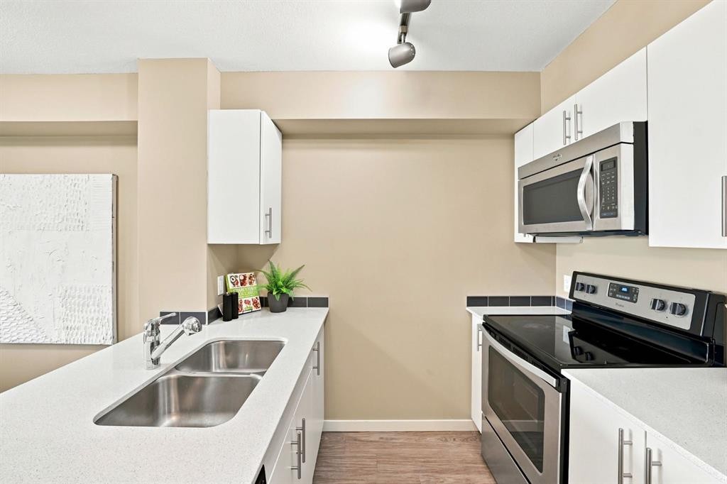 3407-181 Skyview Ranch Manor Ne, Calgary, AB - Indoor Photo Showing Kitchen With Stainless Steel Kitchen With Double Sink