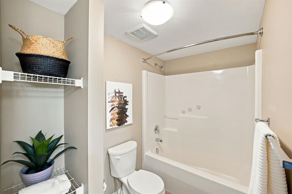 3407-181 Skyview Ranch Manor Ne, Calgary, AB - Indoor Photo Showing Bathroom