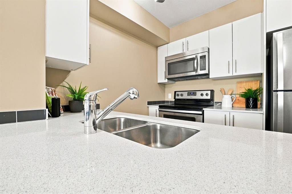 3407-181 Skyview Ranch Manor Ne, Calgary, AB - Indoor Photo Showing Kitchen With Stainless Steel Kitchen With Double Sink