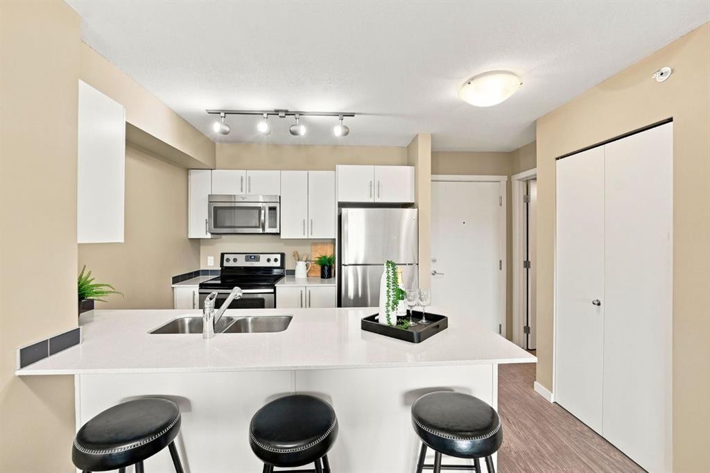 3407-181 Skyview Ranch Manor Ne, Calgary, AB - Indoor Photo Showing Kitchen With Stainless Steel Kitchen With Double Sink With Upgraded Kitchen