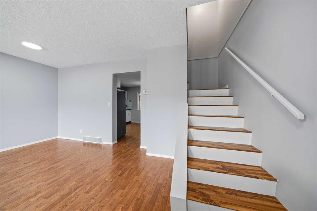 154 Midbend Place Se, Calgary, AB - Indoor Photo Showing Other Room
