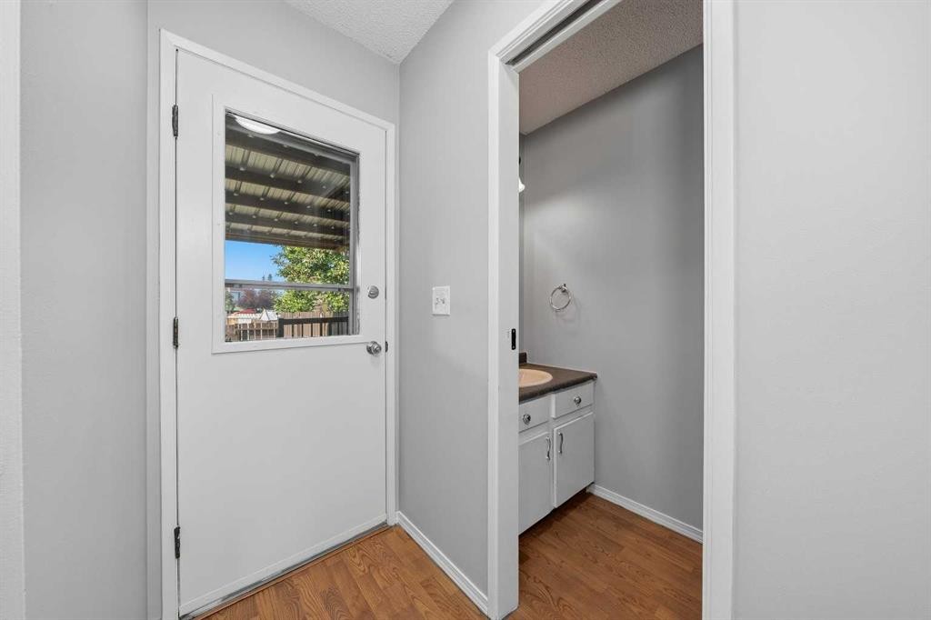 154 Midbend Place Se, Calgary, AB - Indoor Photo Showing Other Room