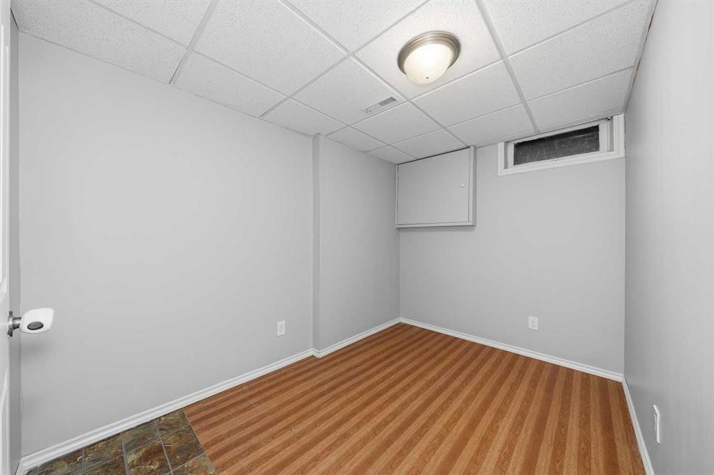 154 Midbend Place Se, Calgary, AB - Indoor Photo Showing Other Room