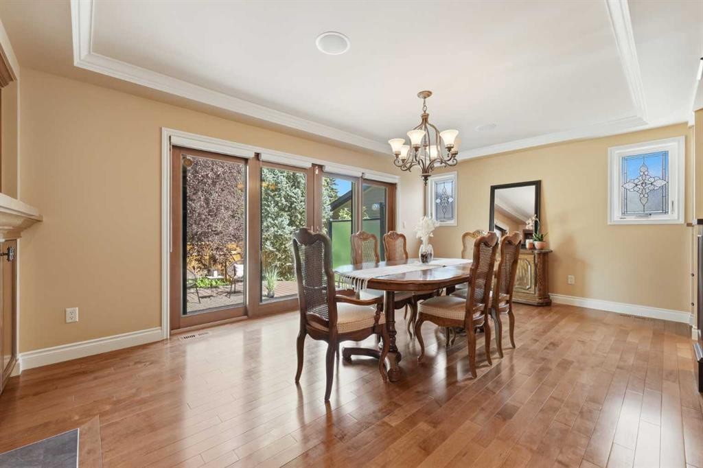 604 Willoughby Crescent Se, Calgary, AB - Indoor Photo Showing Dining Room