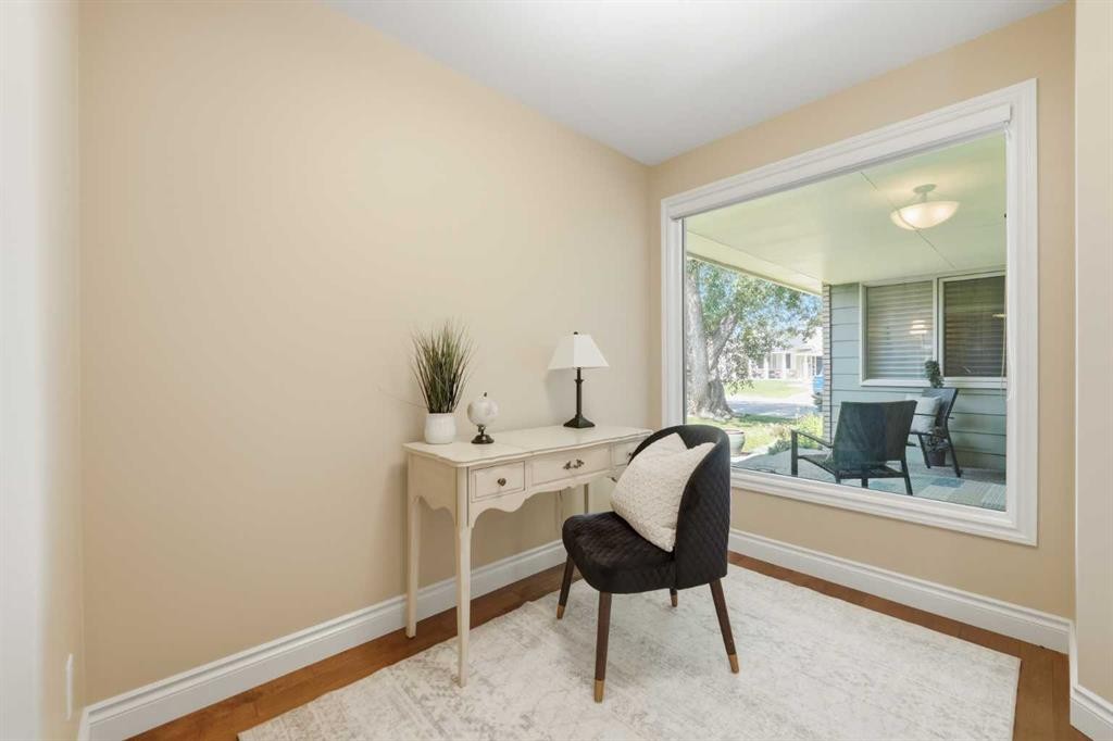 604 Willoughby Crescent Se, Calgary, AB - Indoor