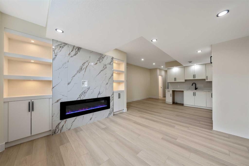 2431 23 Street Nw, Calgary, AB - Indoor With Fireplace
