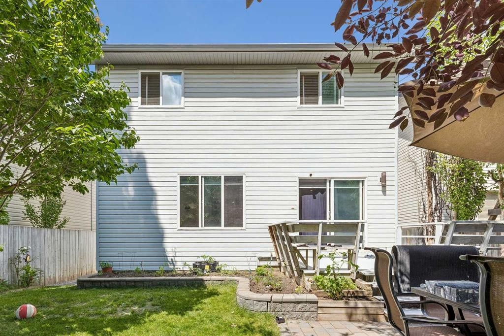 60 Cranfield Park Se, Calgary, AB - Outdoor With Exterior
