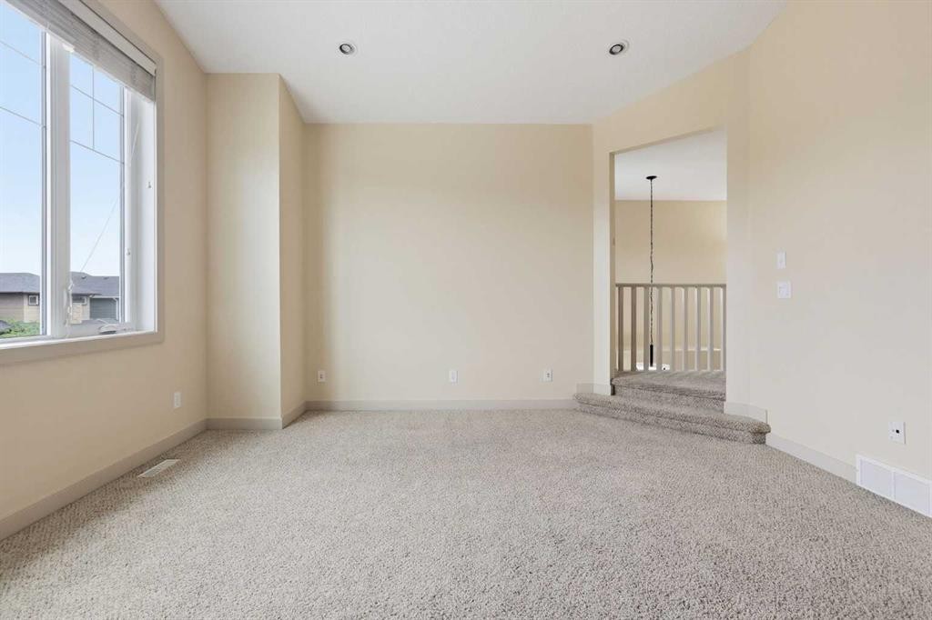47 Evanspark Circle, Calgary, AB - Indoor Photo Showing Other Room