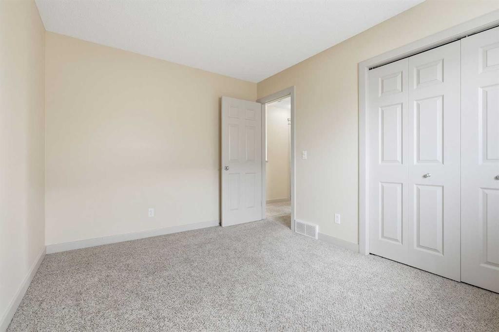 47 Evanspark Circle, Calgary, AB - Indoor Photo Showing Other Room