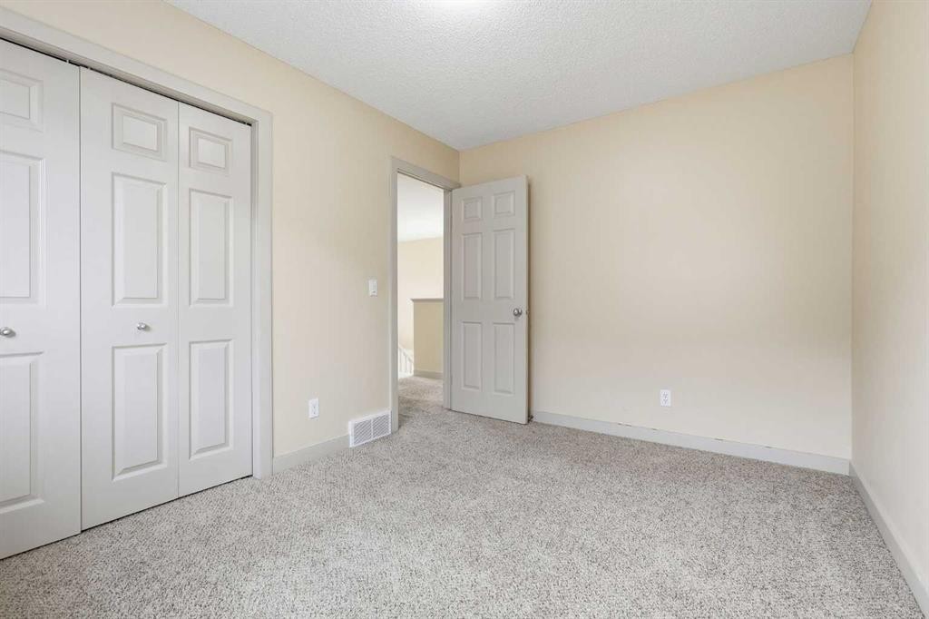 47 Evanspark Circle, Calgary, AB - Indoor Photo Showing Other Room