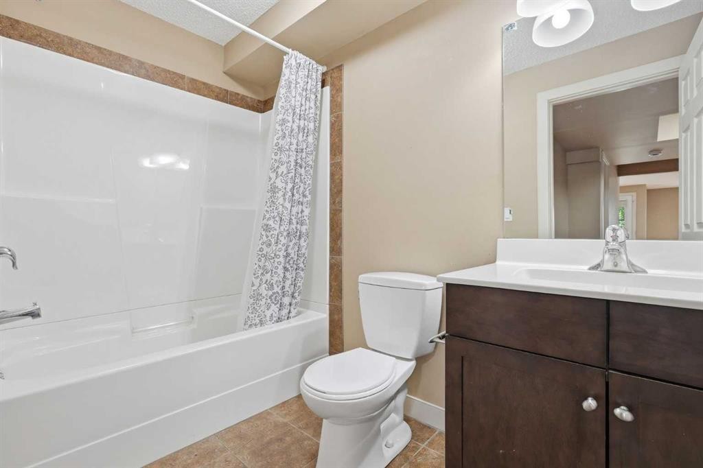 47 Evanspark Circle, Calgary, AB - Indoor Photo Showing Bathroom