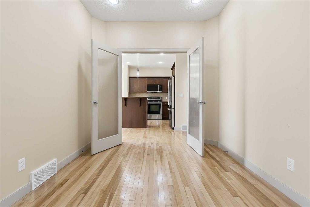 47 Evanspark Circle, Calgary, AB - Indoor Photo Showing Other Room