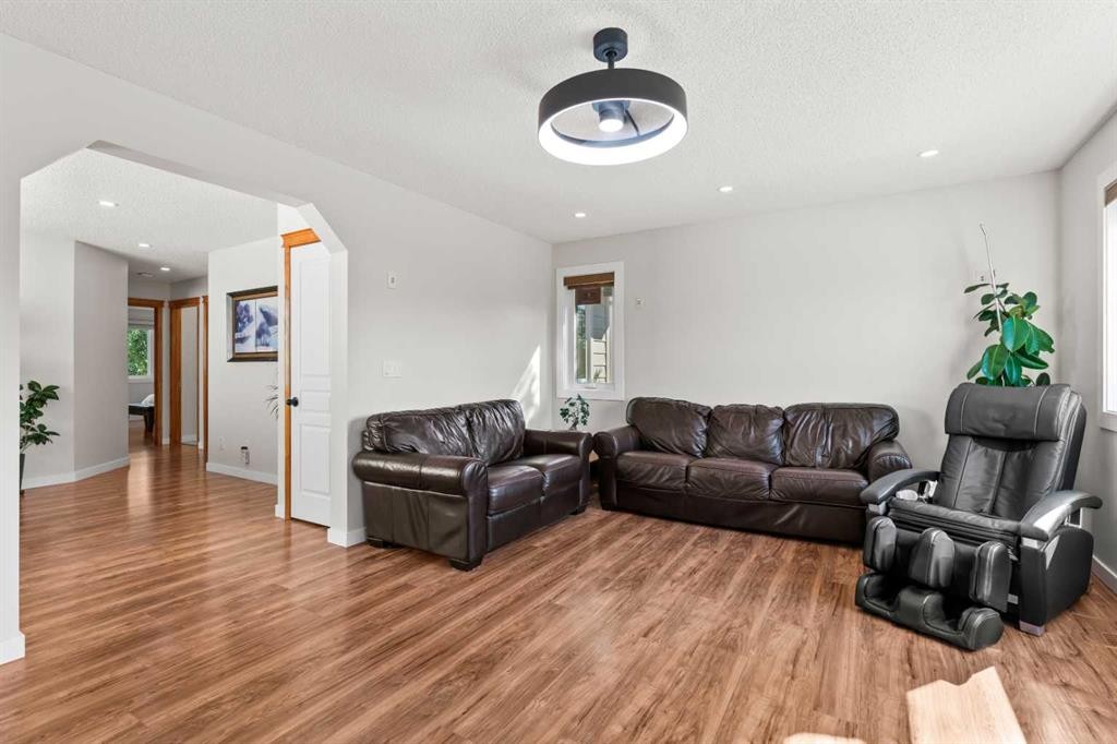 114 Chapalina Terrace Se, Calgary, AB - Indoor Photo Showing Living Room