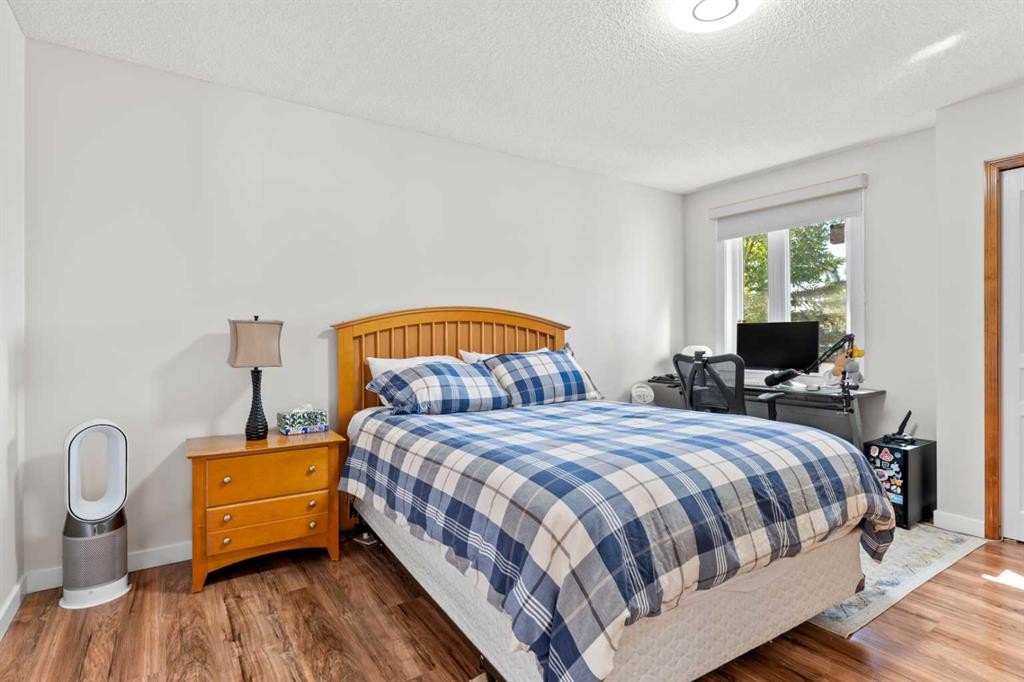 114 Chapalina Terrace Se, Calgary, AB - Indoor Photo Showing Bedroom