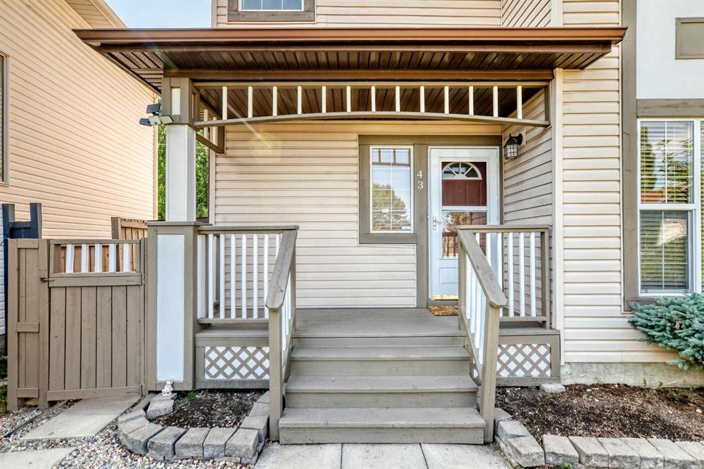 43 Somerside Common Sw, Calgary, AB - Outdoor