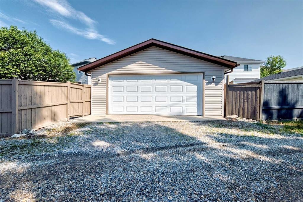 43 Somerside Common Sw, Calgary, AB - Outdoor