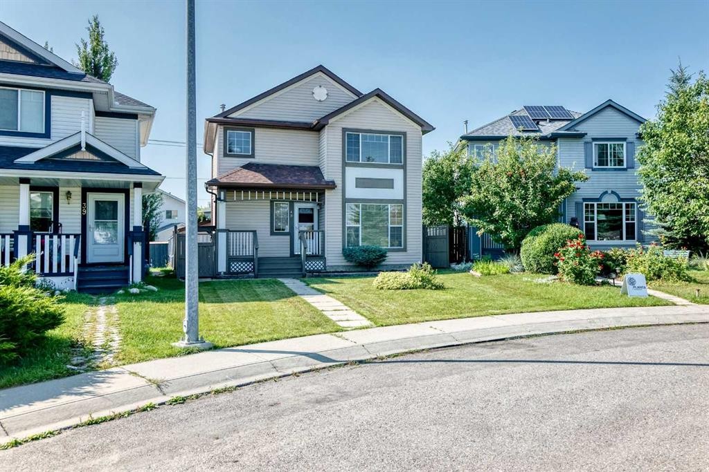 43 Somerside Common Sw, Calgary, AB - Outdoor With Facade