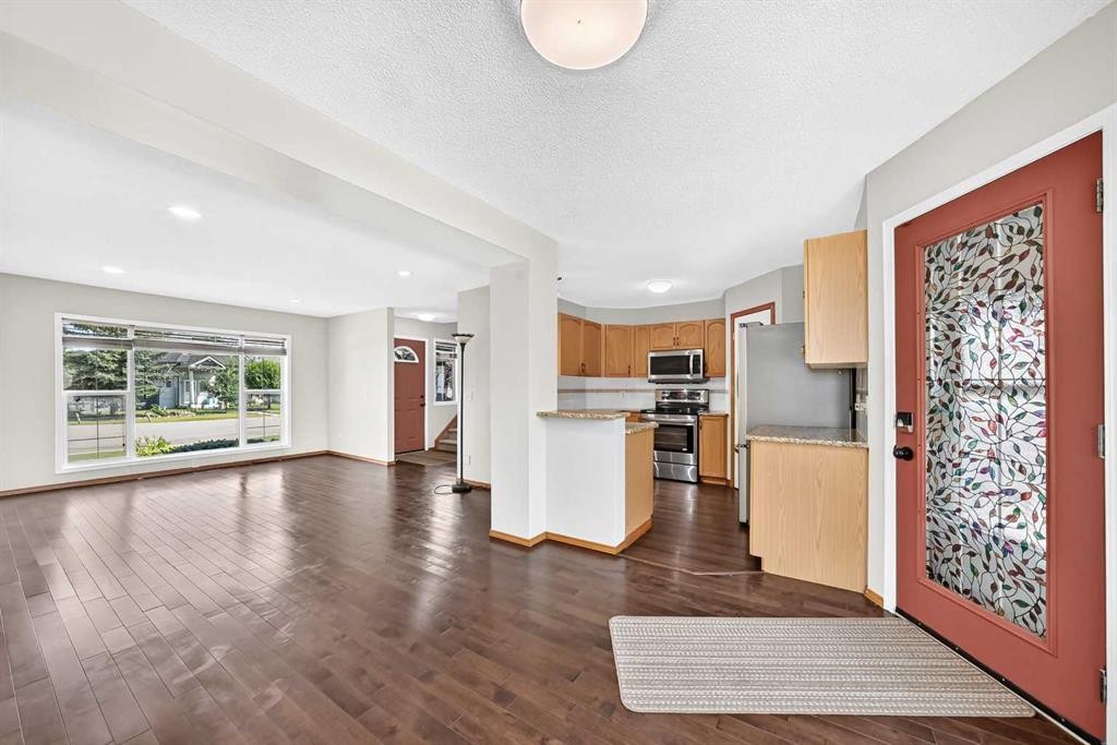 43 Somerside Common Sw, Calgary, AB - Indoor