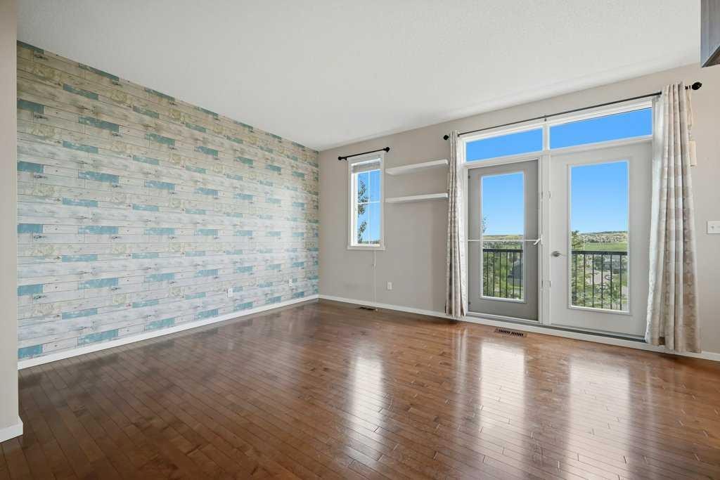 3 Evansview Gardens Nw, Calgary, AB - Indoor Photo Showing Other Room