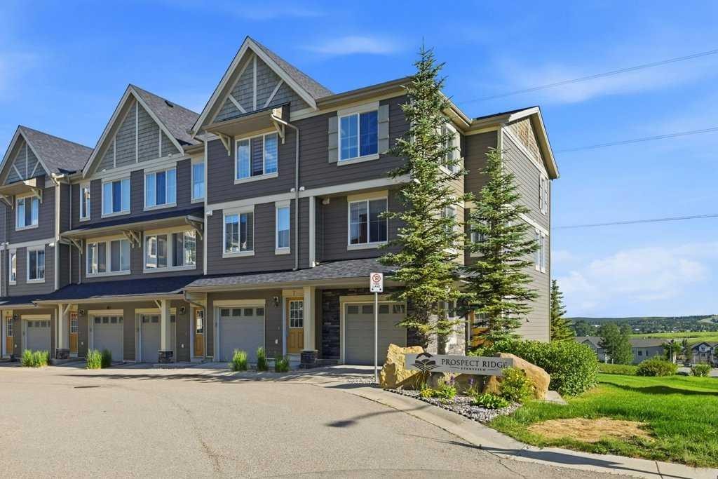 3 Evansview Gardens Nw, Calgary, AB - Outdoor With Facade