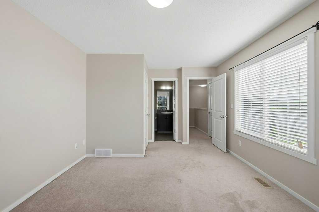 3 Evansview Gardens Nw, Calgary, AB - Indoor