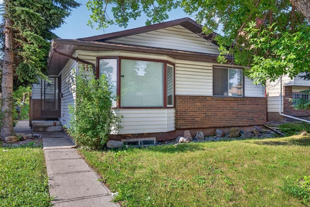 319 Rundlelawn Road Ne, Calgary, AB - Outdoor