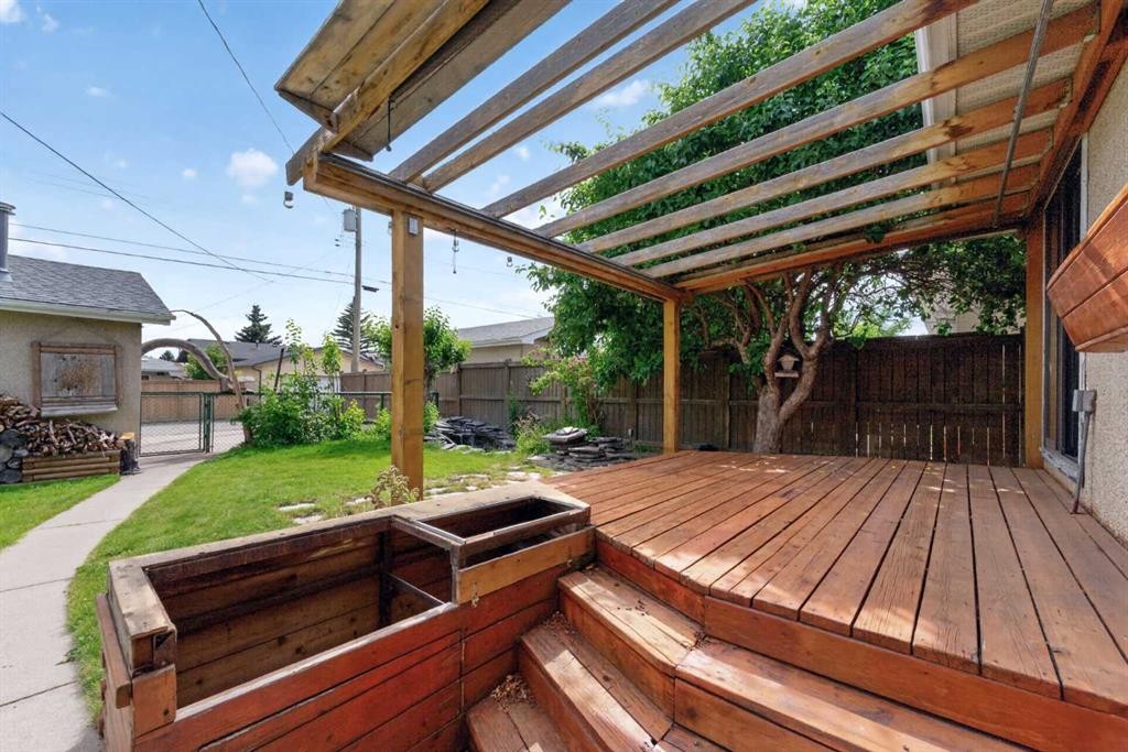 4639 Marbank Drive, Calgary, AB - Outdoor With Deck Patio Veranda With Exterior