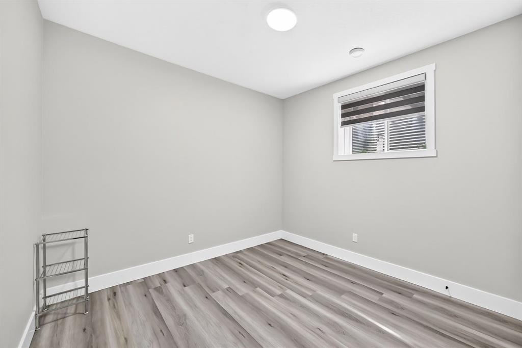 86 Carringvue Manor Nw, Calgary, AB - Indoor Photo Showing Other Room