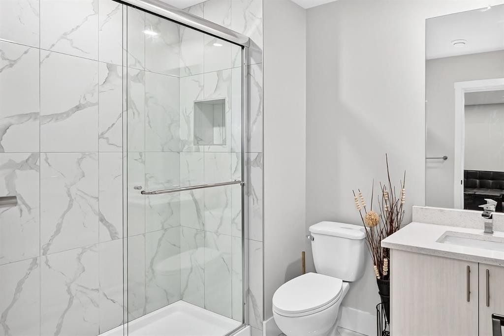86 Carringvue Manor Nw, Calgary, AB - Indoor Photo Showing Bathroom