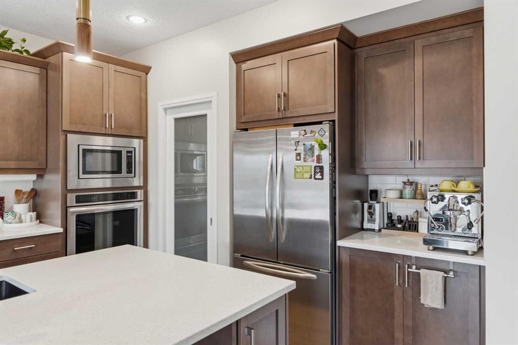 26 Evansfield Park Nw, Calgary, AB - Indoor Photo Showing Kitchen