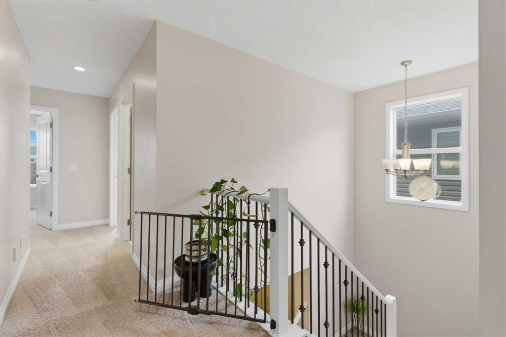 26 Evansfield Park Nw, Calgary, AB - Indoor Photo Showing Other Room