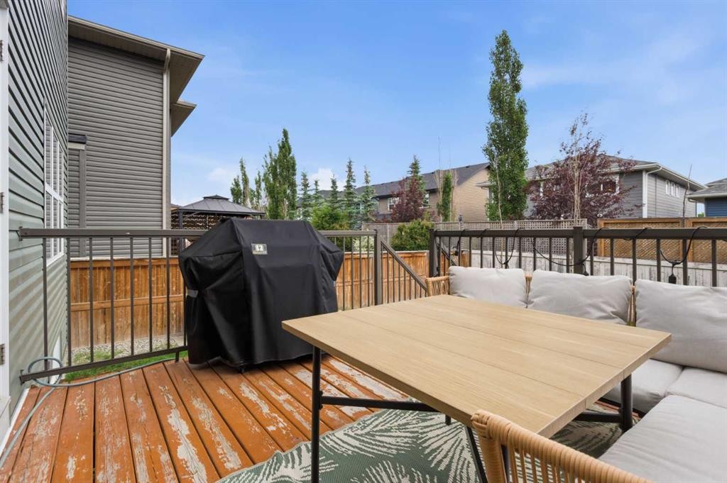 26 Evansfield Park Nw, Calgary, AB - Outdoor With Exterior