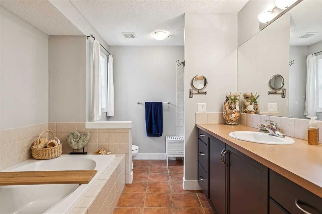 130 Tuscany Valley Green Nw, Calgary, AB