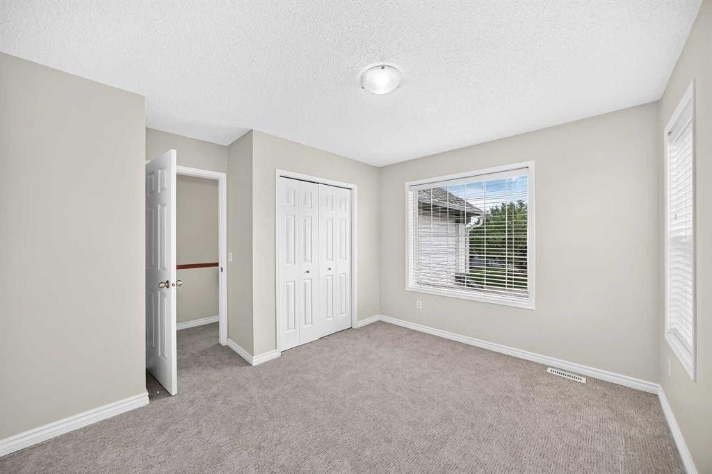 247 Covington Close Ne, Calgary, AB - Indoor Photo Showing Other Room