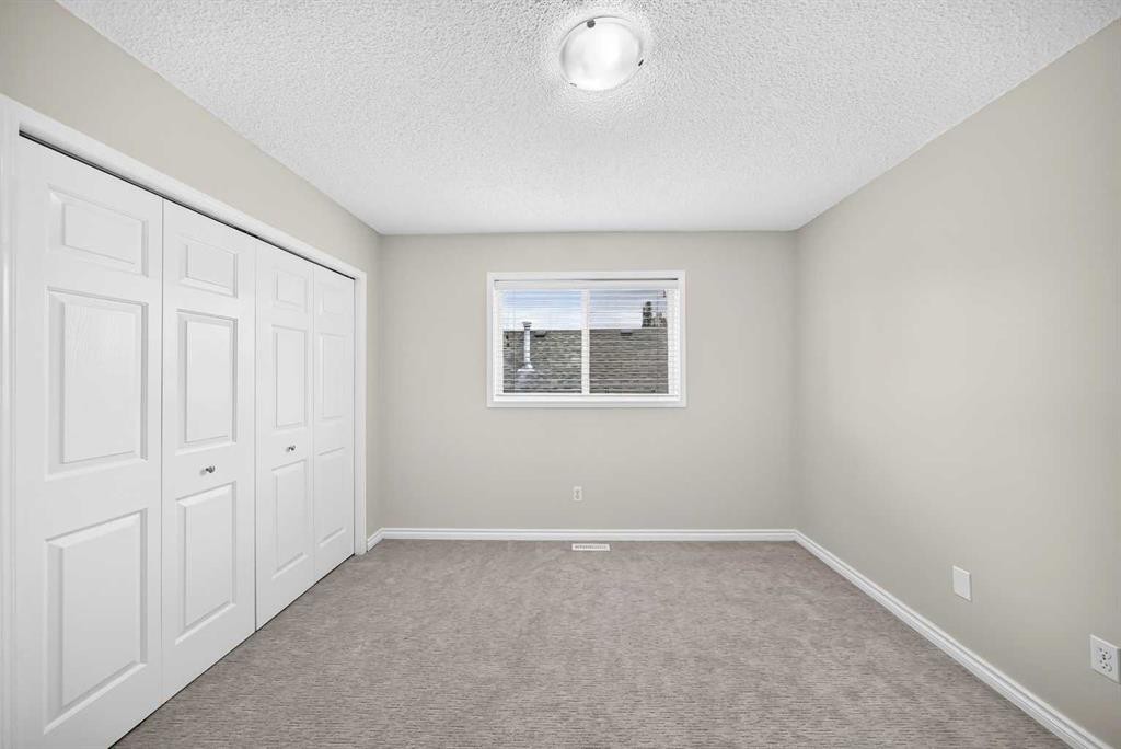 247 Covington Close Ne, Calgary, AB - Indoor Photo Showing Other Room