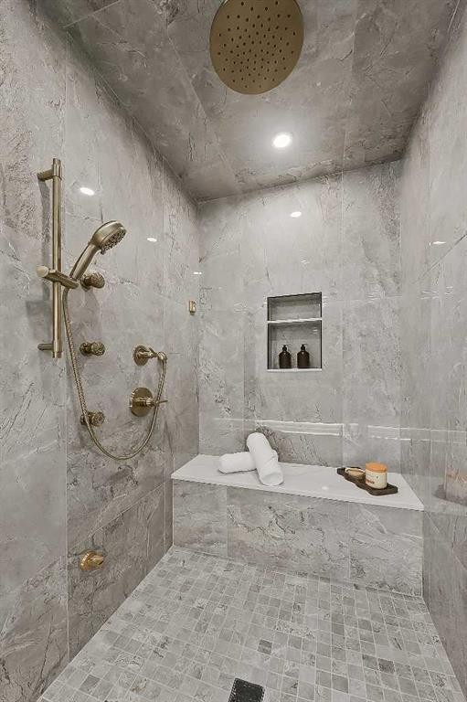 1009 18 Avenue Nw, Calgary, AB - Indoor Photo Showing Bathroom