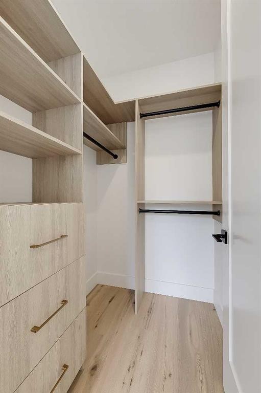 1009 18 Avenue Nw, Calgary, AB - Indoor With Storage