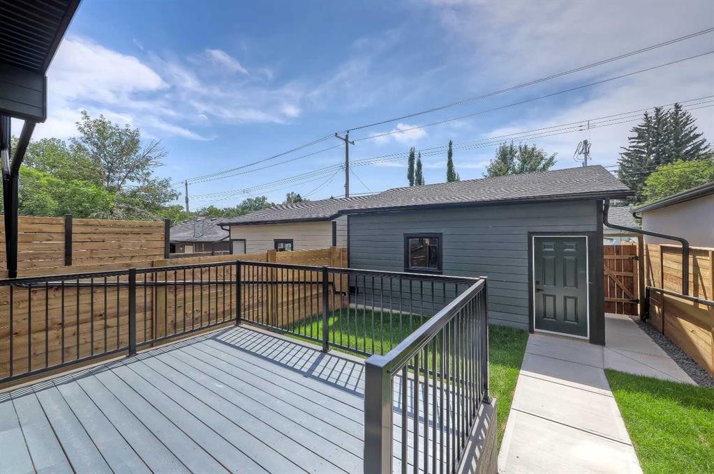 1009 18 Avenue Nw, Calgary, AB - Outdoor With Deck Patio Veranda With Exterior